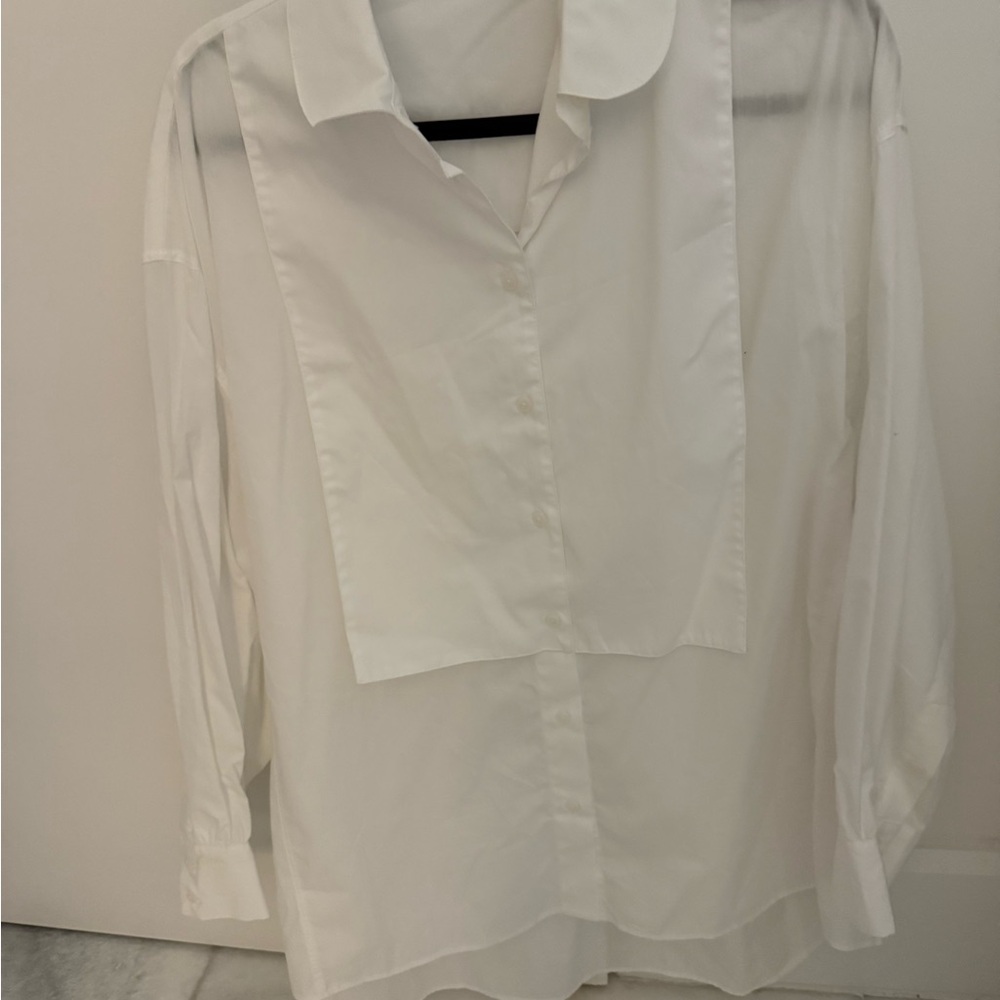 Tuxedo style women’s Zara button up shirt